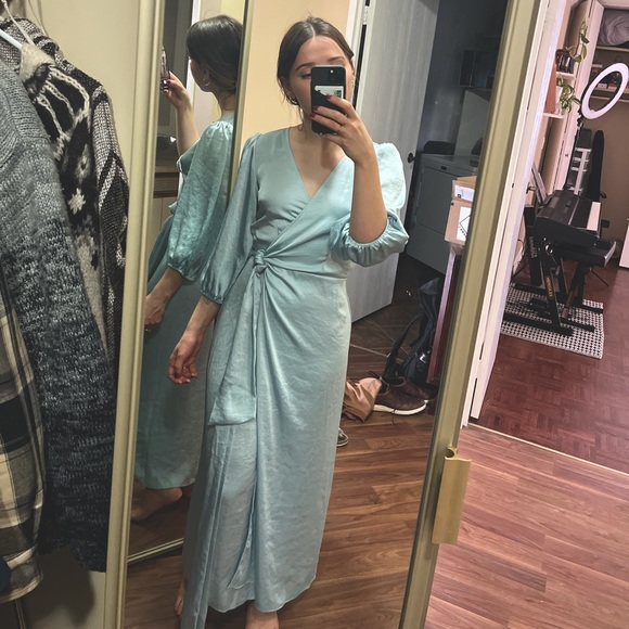 Brand New With Tags Aritzia Blue Satin Wrap Dress - Picture 9 of 9